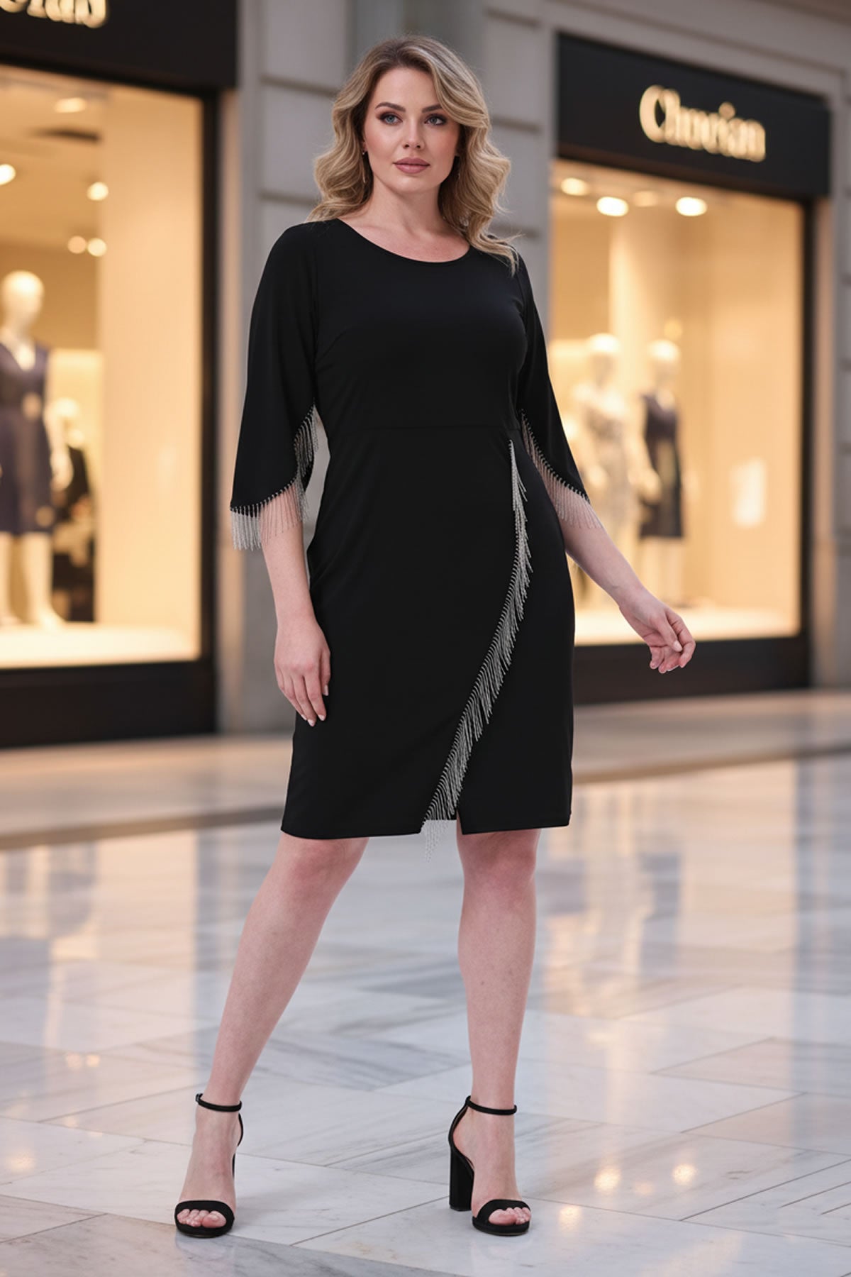 Zincir Detaylı Bisiklet Yaka Elbise